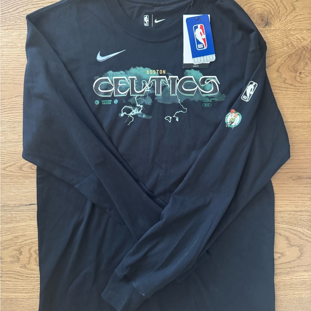 Nike Boston Celtics Lightning Graphic Long Sleeve Tee NWT Men’s Small
